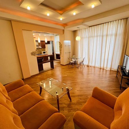 Four Seasons Apartment By Baku Housing Bagian luar foto