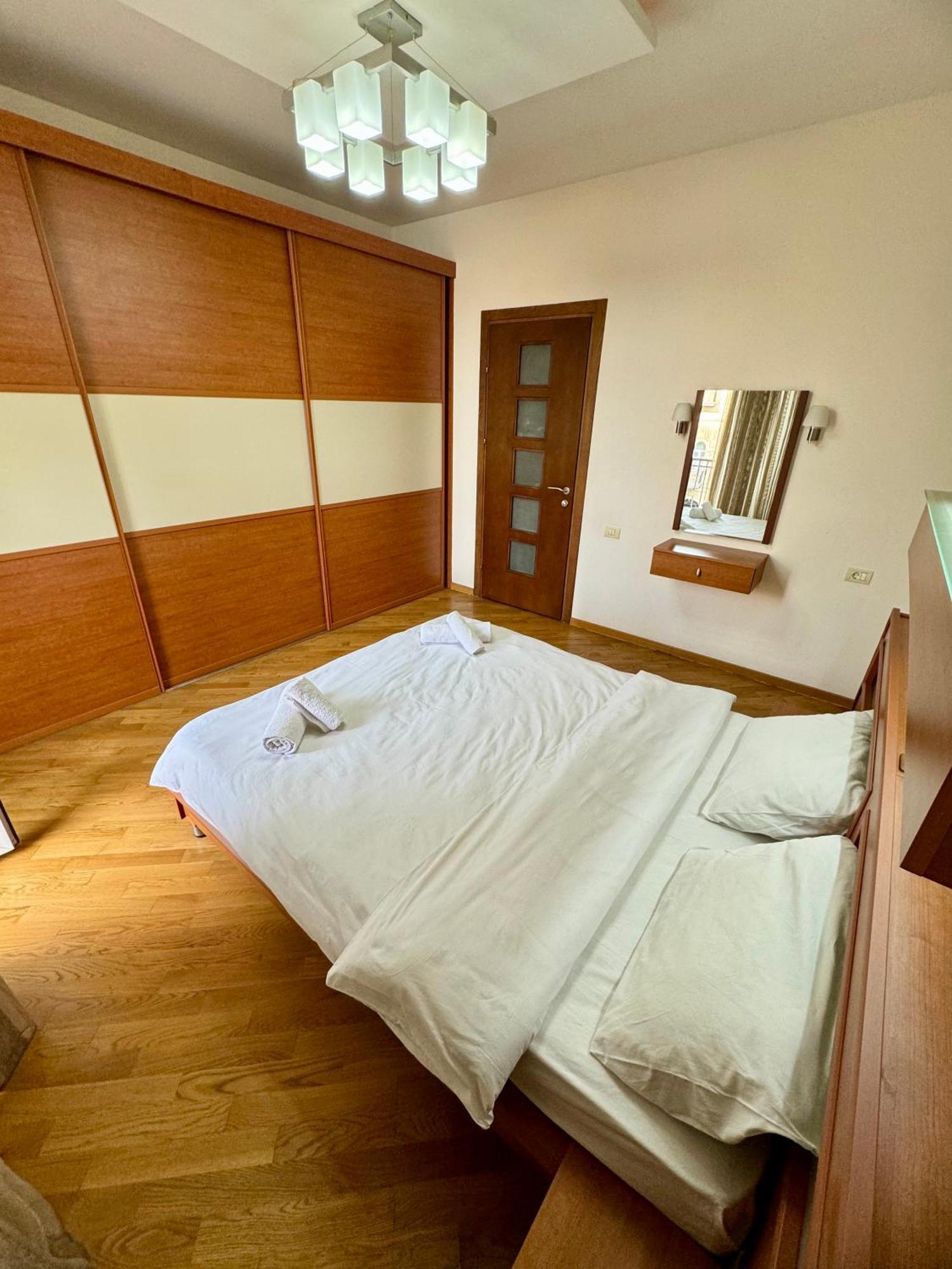 Four Seasons Apartment By Baku Housing Bagian luar foto