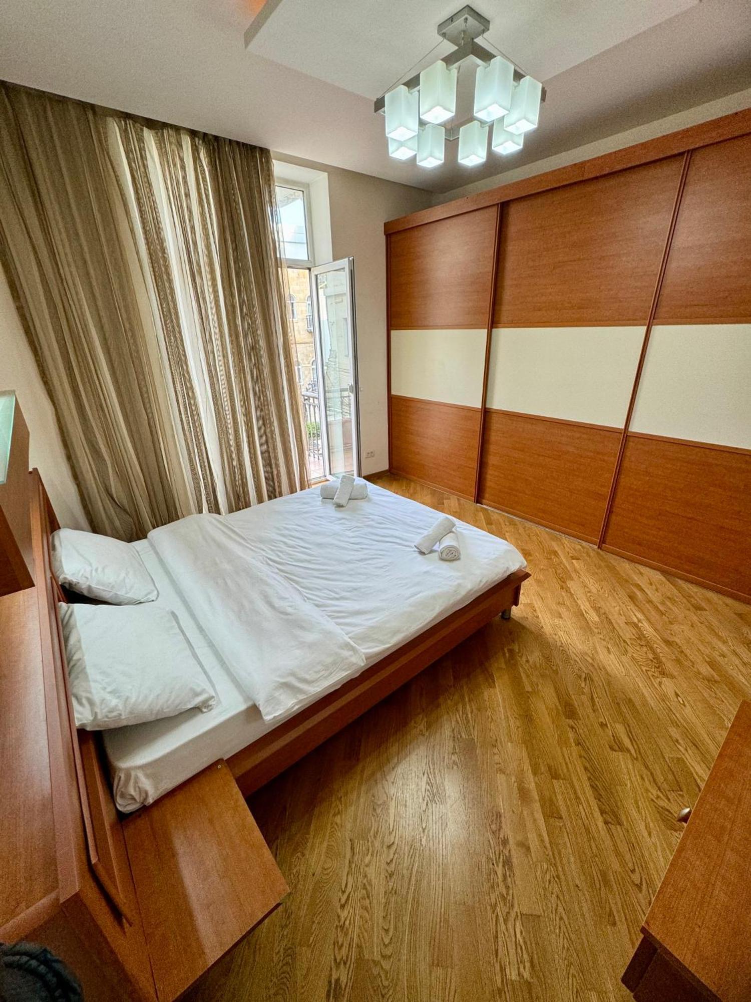 Four Seasons Apartment By Baku Housing Bagian luar foto