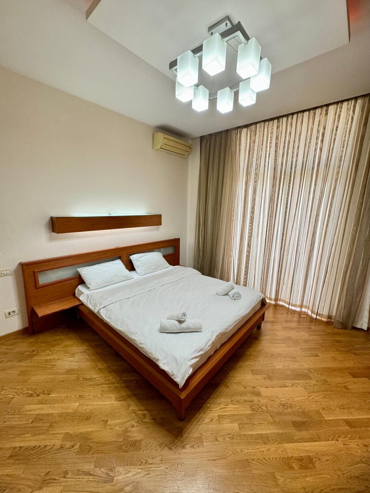 Four Seasons Apartment By Baku Housing Bagian luar foto