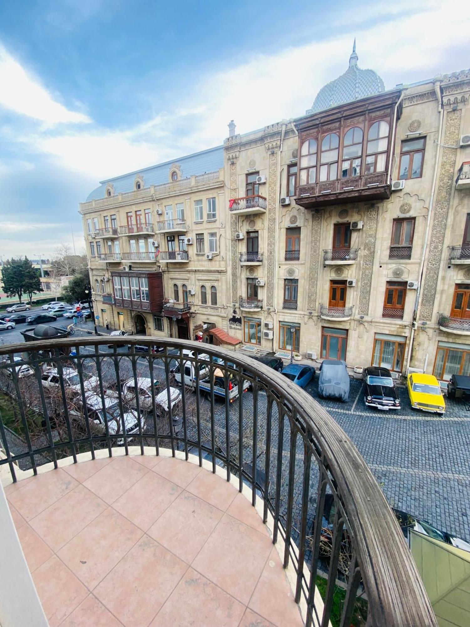 Four Seasons Apartment By Baku Housing Bagian luar foto